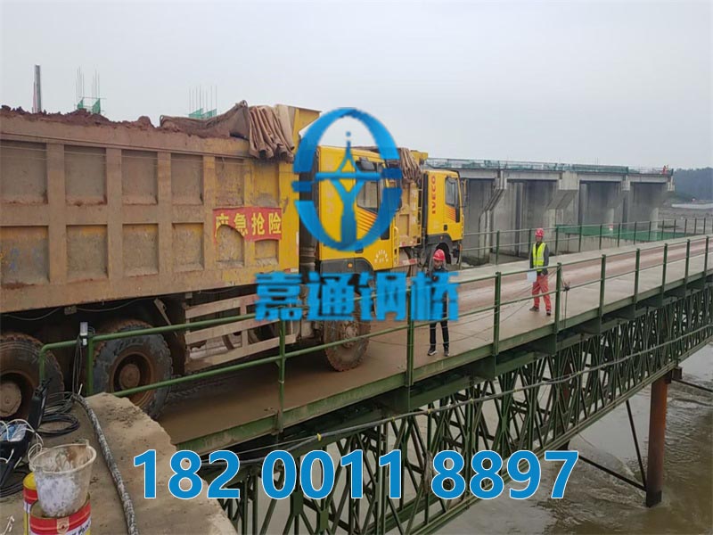 岷江航電樞紐95米長(zhǎng)、7米寬200型交通鋼棧橋安裝及動(dòng)靜載實(shí)驗(yàn)完畢;